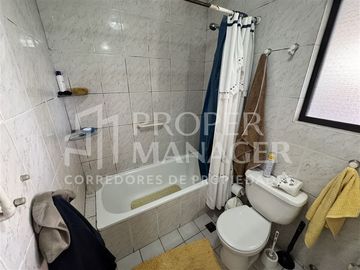Casa en Venta en Amplia Casa de 3D-3B + Piscina en Quilamapu