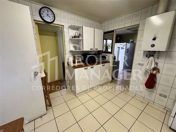 Casa en Venta en Amplia Casa de 3D-3B + Piscina en Quilamapu