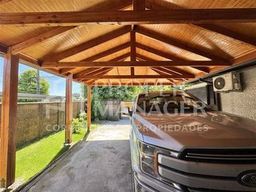 Casa en Venta en Amplia Casa de 3D-3B + Piscina en Quilamapu
