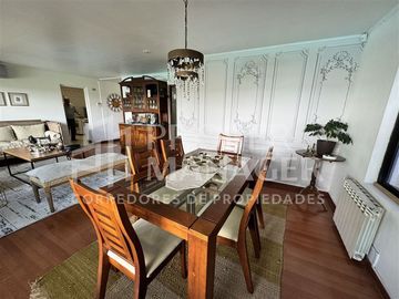 Casa en Venta en Amplia Casa de 3D-3B + Piscina en Quilamapu