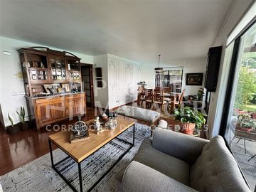 Casa en Venta en Amplia Casa de 3D-3B + Piscina en Quilamapu