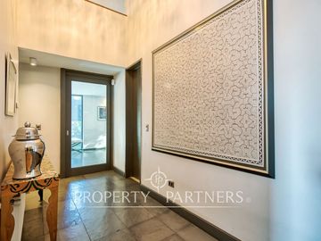 Casa Remodelada con Diseño Moderno, Terminaciones Premium y Distribución Funcional