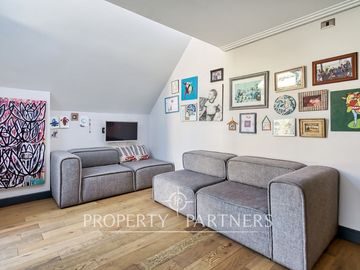 Casa Remodelada con Diseño Moderno, Terminaciones Premium y Distribución Funcional