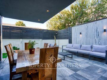 Casa Remodelada con Diseño Moderno, Terminaciones Premium y Distribución Funcional
