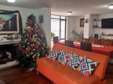 CASA EN VENTA EN CONJUNTO ATRÁS DE LA ESTACIÓN RIO COCA