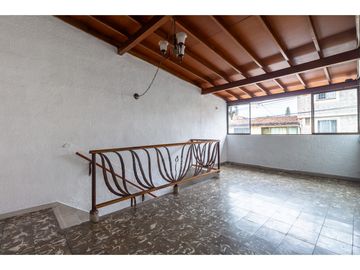 Vendo casa Belén La Nubia, Medellín – Cerca a la Avenida 80. MGE