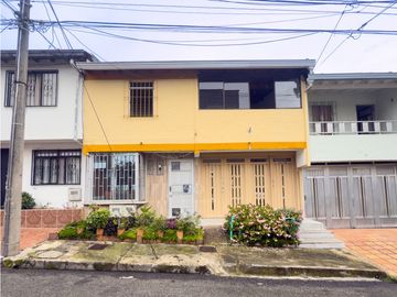 Vendo casa Belén La Nubia, Medellín – Cerca a la Avenida 80. MGE
