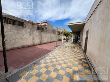 Casa en  Av. Libertador casi circunvalación - Santa Lucía - San Juan