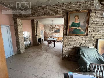 Casa en  Av. Libertador casi circunvalación - Santa Lucía - San Juan