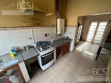 Casa en  Av. Libertador casi circunvalación - Santa Lucía - San Juan