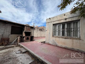 Casa en  Av. Libertador casi circunvalación - Santa Lucía - San Juan