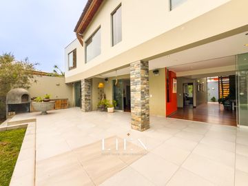 Casa con Piscina, Jardín y Chimenea en La Encantada de Villa - 973 m² de Terreno