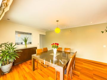 Casa con Piscina, Jardín y Chimenea en La Encantada de Villa - 973 m² de Terreno