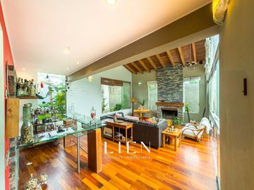 Casa con Piscina, Jardín y Chimenea en La Encantada de Villa - 973 m² de Terreno