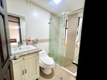 CASA EN VENTA, COCHAPAMBA