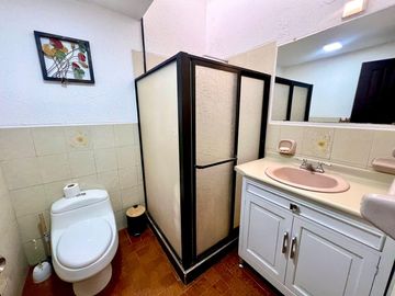 CASA EN VENTA, COCHAPAMBA