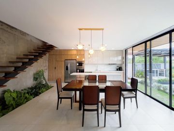 VENTA CASA 3 DORMITORIOS 184 m² conjunto privado, Alta vista de Nayón.