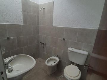Cómodo PH de 2 dormitorios con patio APTO CRÉDITO - Barrio Jardín