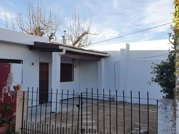 Cómodo PH de 2 dormitorios con patio APTO CRÉDITO - Barrio Jardín