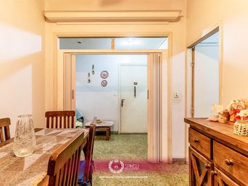 Venta departamento tipo PH piso 3 ambientes 94M² a reciclar en Balvanera balcón frente apto crédito