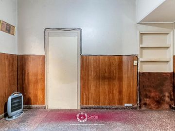 Venta departamento tipo PH piso 3 ambientes 94M² a reciclar en Balvanera balcón frente apto crédito
