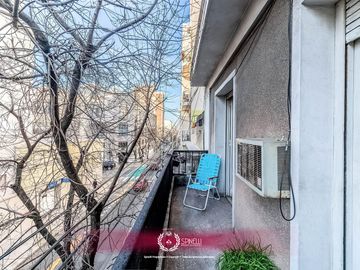 Venta departamento tipo PH piso 3 ambientes 94M² a reciclar en Balvanera balcón frente apto crédito