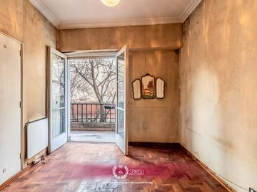 Venta departamento tipo PH piso 3 ambientes 94M² a reciclar en Balvanera balcón frente apto crédito