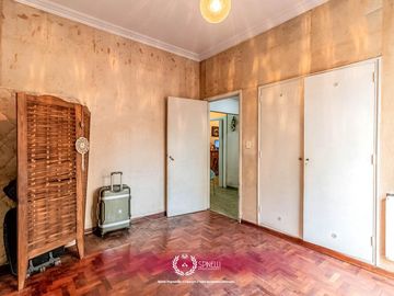 Venta departamento tipo PH piso 3 ambientes 94M² a reciclar en Balvanera balcón frente apto crédito
