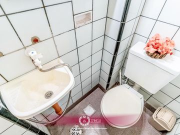 Venta departamento tipo PH piso 3 ambientes 94M² a reciclar en Balvanera balcón frente apto crédito