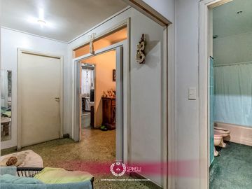 Venta departamento tipo PH piso 3 ambientes 94M² a reciclar en Balvanera balcón frente apto crédito