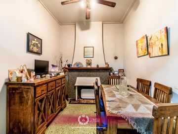 Venta departamento tipo PH piso 3 ambientes 94M² a reciclar en Balvanera balcón frente apto crédito