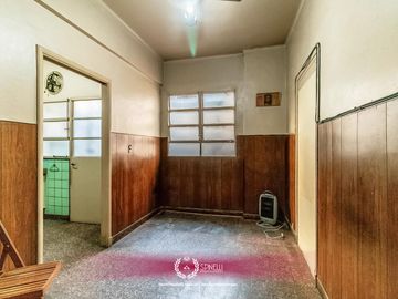 Venta departamento tipo PH piso 3 ambientes 94M² a reciclar en Balvanera balcón frente apto crédito