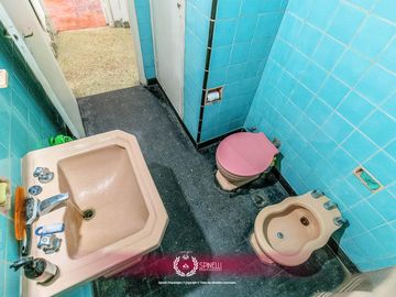 Venta departamento tipo PH piso 3 ambientes 94M² a reciclar en Balvanera balcón frente apto crédito