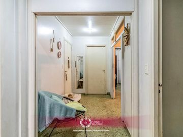Venta departamento tipo PH piso 3 ambientes 94M² a reciclar en Balvanera balcón frente apto crédito