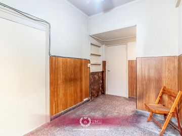 Venta departamento tipo PH piso 3 ambientes 94M² a reciclar en Balvanera balcón frente apto crédito
