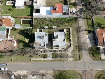 VENTA - APTA CRÉDITO.  Casa Moderna 3 dorm, piscina - Los Troncos, Funes
