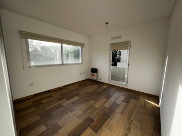 VENTA - APTA CRÉDITO.  Casa Moderna 3 dorm, piscina - Los Troncos, Funes
