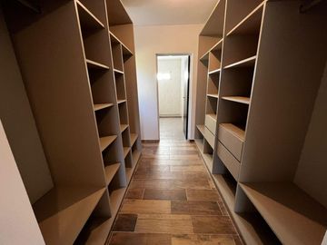 VENTA - APTA CRÉDITO.  Casa Moderna 3 dorm, piscina - Los Troncos, Funes