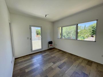VENTA - APTA CRÉDITO.  Casa Moderna 3 dorm, piscina - Los Troncos, Funes