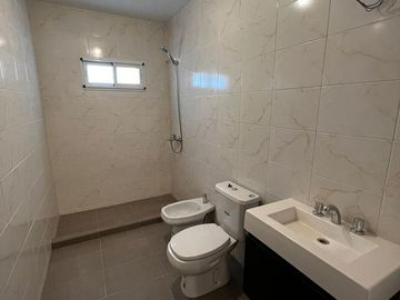 VENTA - APTA CRÉDITO.  Casa Moderna 3 dorm, piscina - Los Troncos, Funes