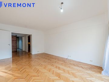 Guayaquil al 400 Departamento de 4 ambientes en venta en Caballito, con balcon, cochera y 2 baños