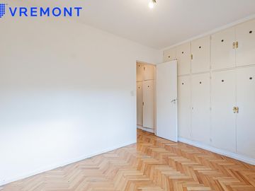 Guayaquil al 400 Departamento de 4 ambientes en venta en Caballito, con balcon, cochera y 2 baños