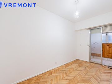 Guayaquil al 400 Departamento de 4 ambientes en venta en Caballito, con balcon, cochera y 2 baños