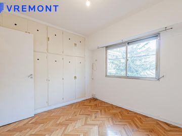 Guayaquil al 400 Departamento de 4 ambientes en venta en Caballito, con balcon, cochera y 2 baños