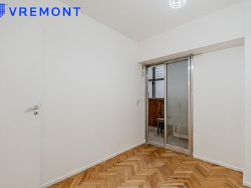Guayaquil al 400 Departamento de 4 ambientes en venta en Caballito, con balcon, cochera y 2 baños
