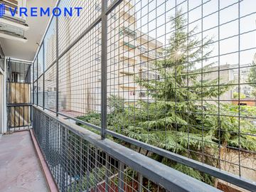 Guayaquil al 400 Departamento de 4 ambientes en venta en Caballito, con balcon, cochera y 2 baños