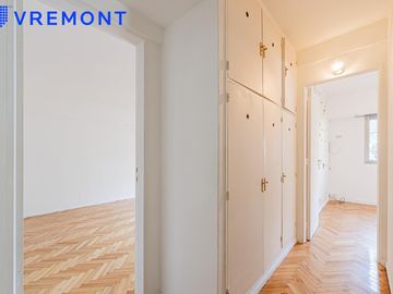 Guayaquil al 400 Departamento de 4 ambientes en venta en Caballito, con balcon, cochera y 2 baños