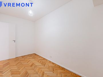 Guayaquil al 400 Departamento de 4 ambientes en venta en Caballito, con balcon, cochera y 2 baños