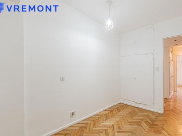 Guayaquil al 400 Departamento de 4 ambientes en venta en Caballito, con balcon, cochera y 2 baños