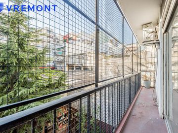 Guayaquil al 400 Departamento de 4 ambientes en venta en Caballito, con balcon, cochera y 2 baños